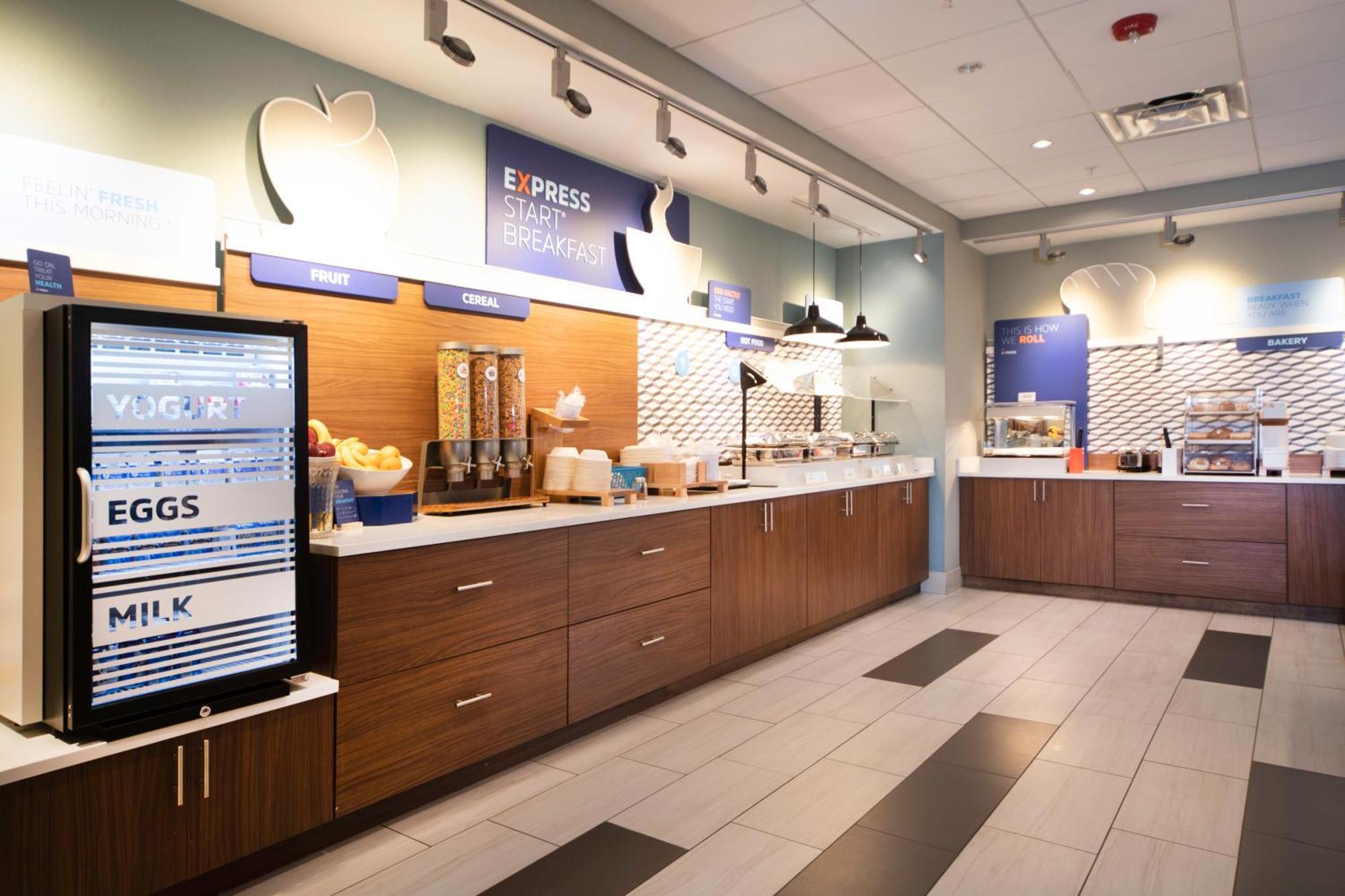Holiday Inn Express & Suites - Florence - Cincinnati Airport By Ihg Exterior photo