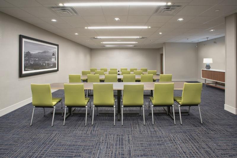 Holiday Inn Express & Suites - Florence - Cincinnati Airport By Ihg Exterior photo
